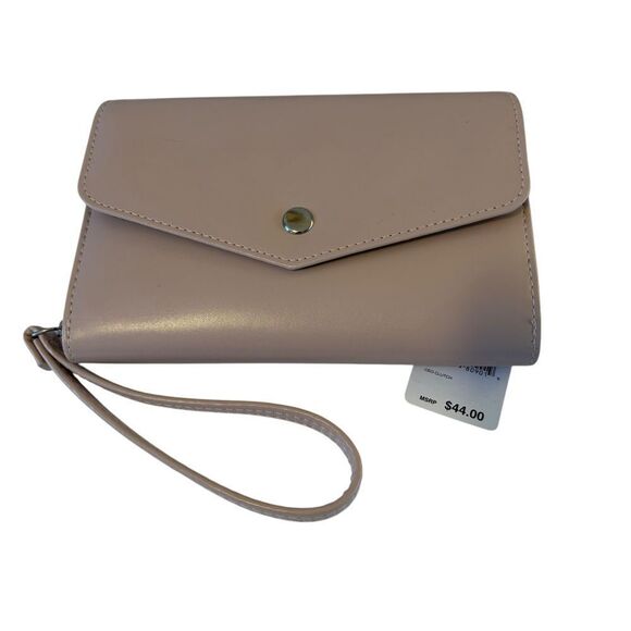 Mundi Sleek Looking Soft Pink Wristlet/Wallet w/ TONS of room for everything. - Picture 8 of 8